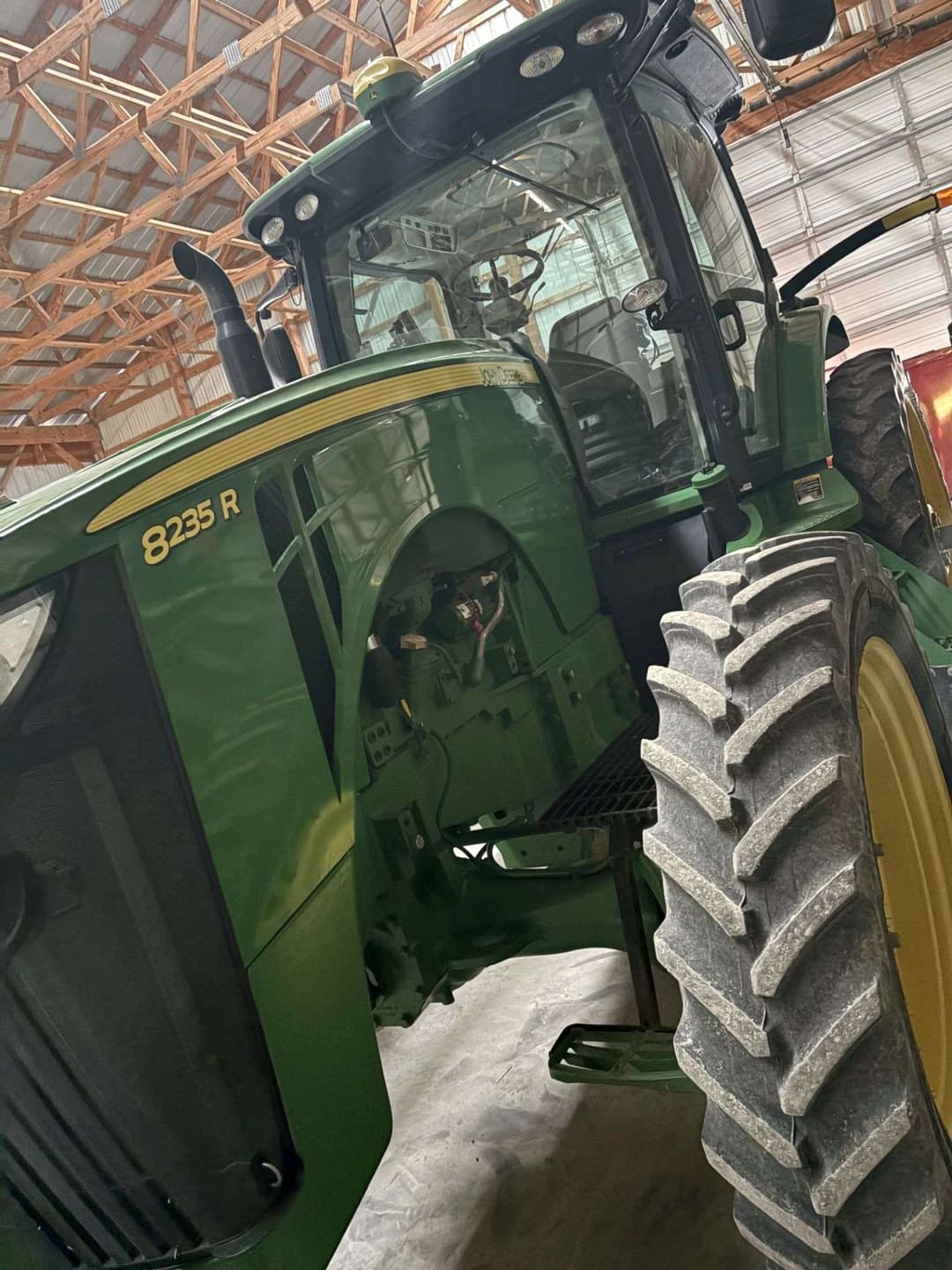 Image of John Deere 8235R Image 1