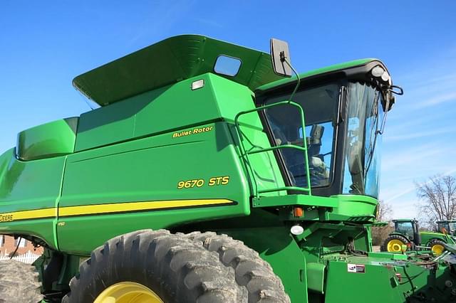 Image of John Deere 9670 STS equipment image 2