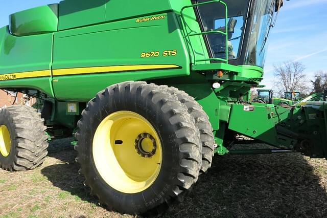 Image of John Deere 9670 STS equipment image 1