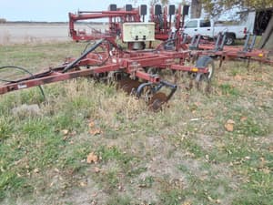 M&W Earthmaster 1165 Image