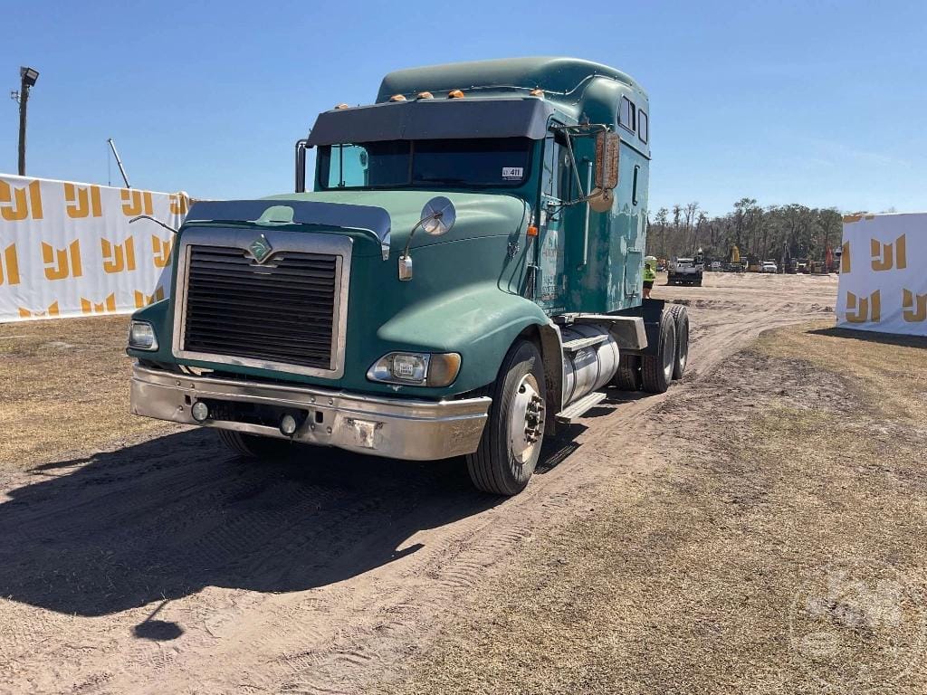 1999 International 9200 Equipment Image0