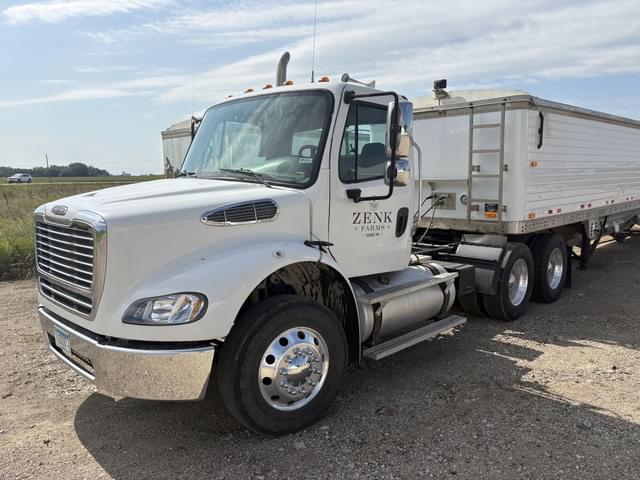 Image of Freightliner Business Class M2 equipment image 2
