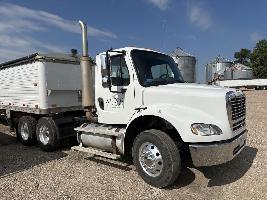 Image of Freightliner Business Class M2 Primary image