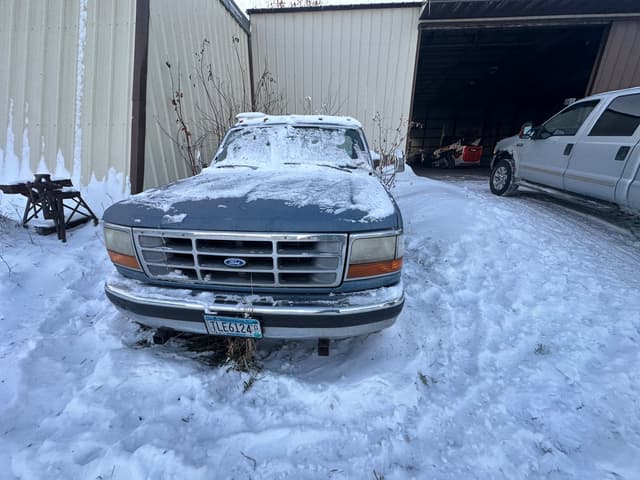 Image of Ford F-350 equipment image 2