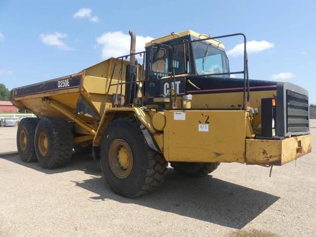 Image of Caterpillar D250E equipment image 1