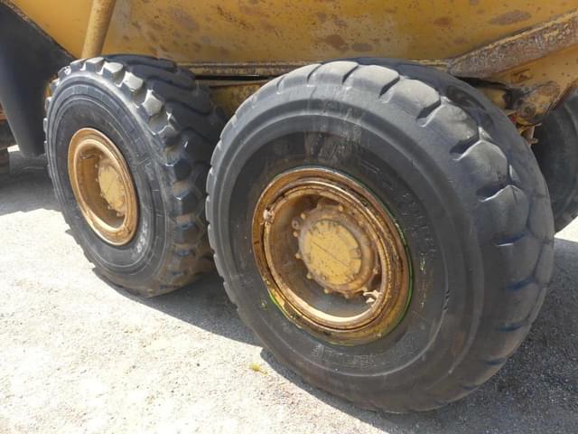 Image of Caterpillar D250E equipment image 4