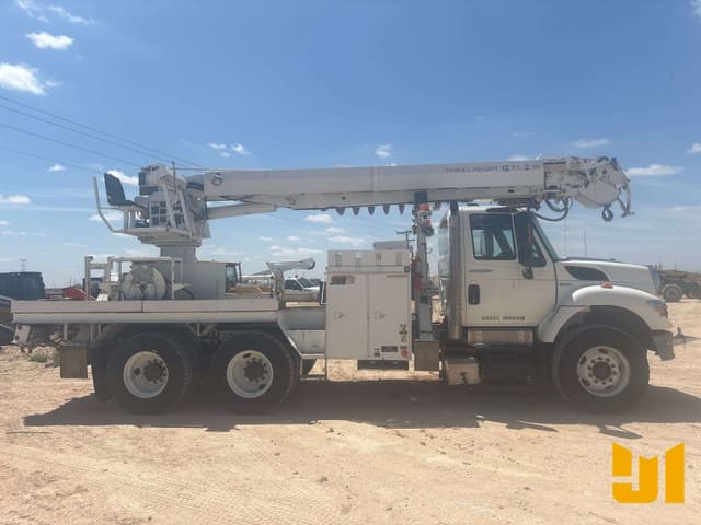 Image of International 7400 SBA equipment image 3