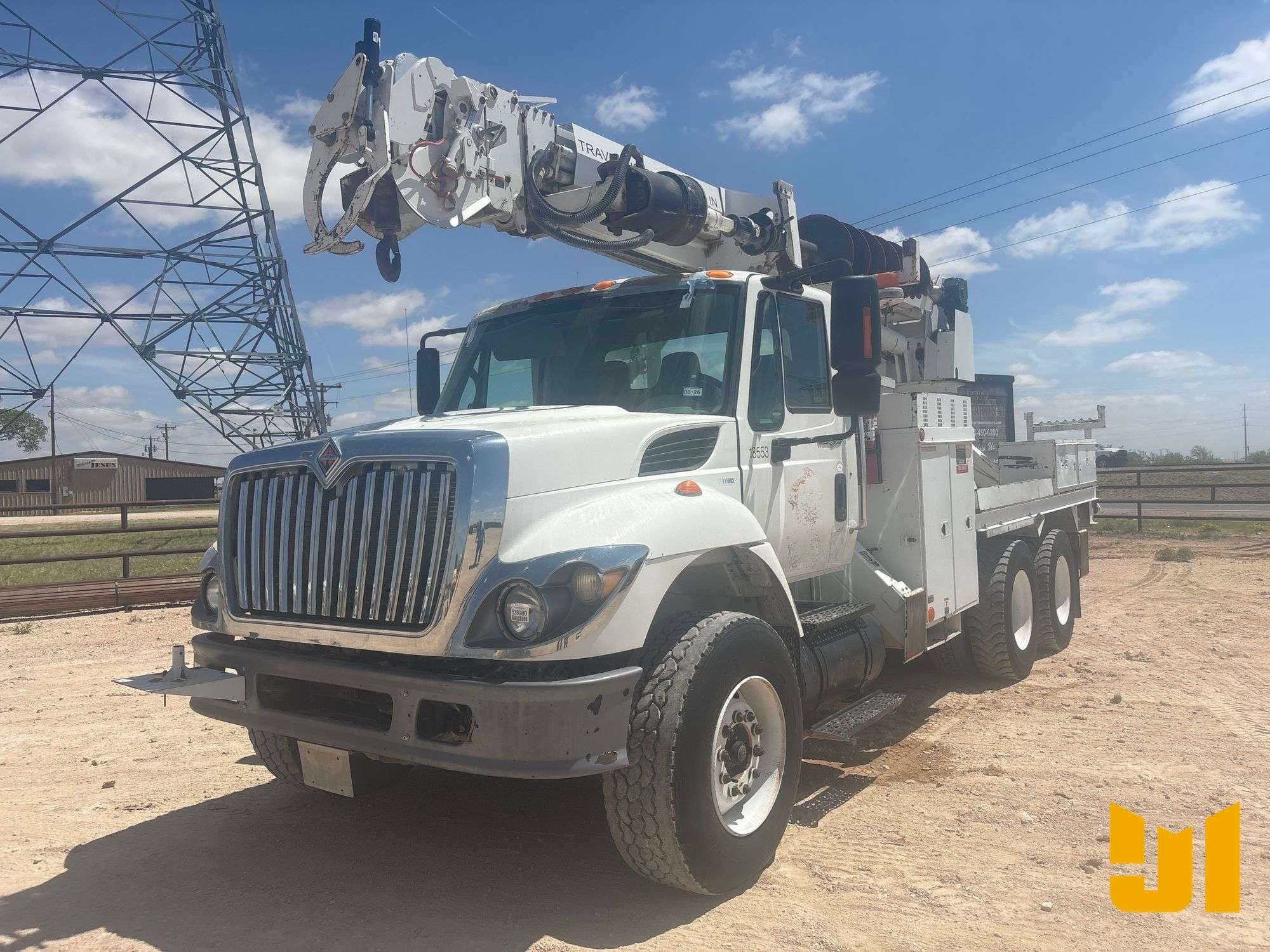 2010 International 7400 SBA Equipment Image0