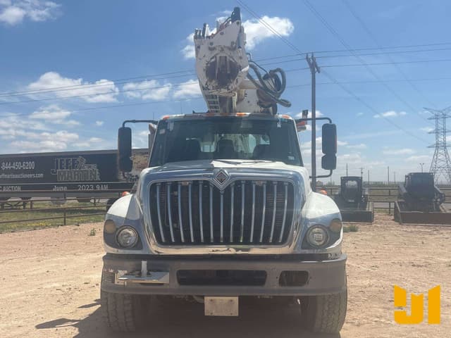 Image of International 7400 SBA equipment image 1