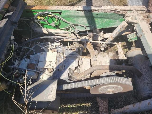 Image of John Deere Gator equipment image 4