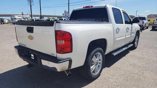 Image of Chevrolet 1500 equipment image 3