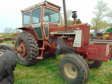 Main image International Harvester 806
