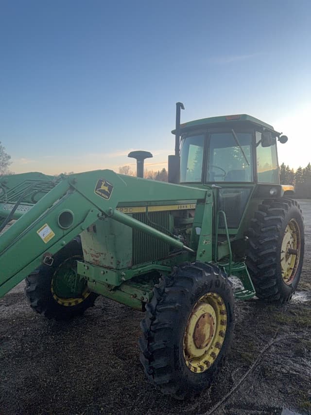 Image of John Deere 4230 equipment image 2
