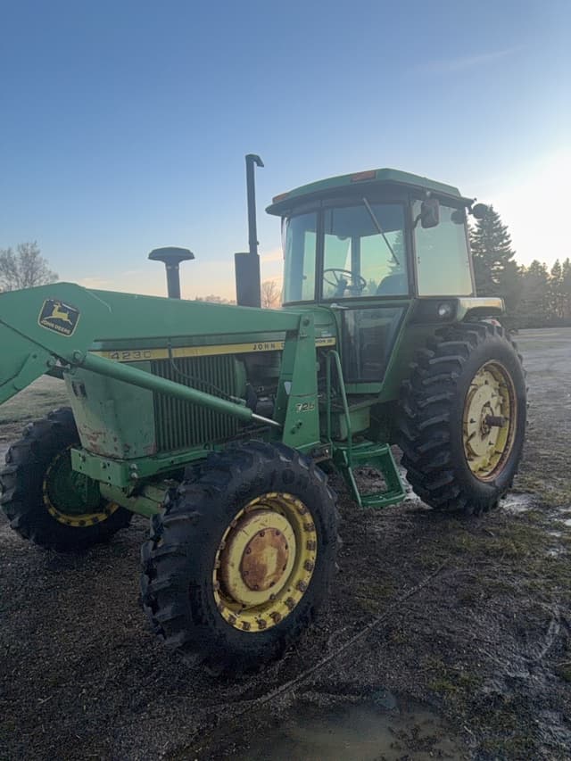 Image of John Deere 4230 equipment image 4