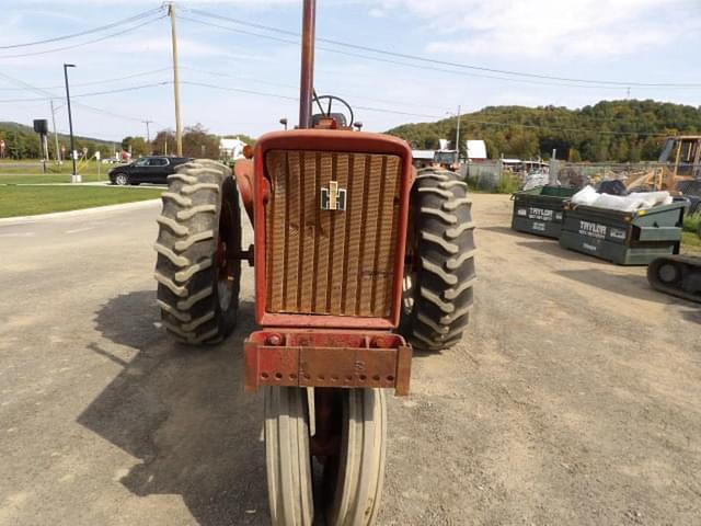 Image of International Harvester 706 equipment image 1