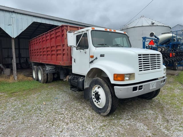 Image of International 4900 equipment image 2