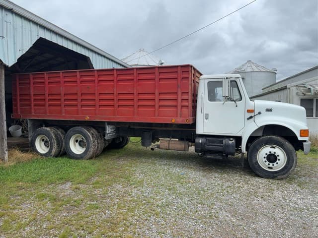 Image of International 4900 equipment image 3
