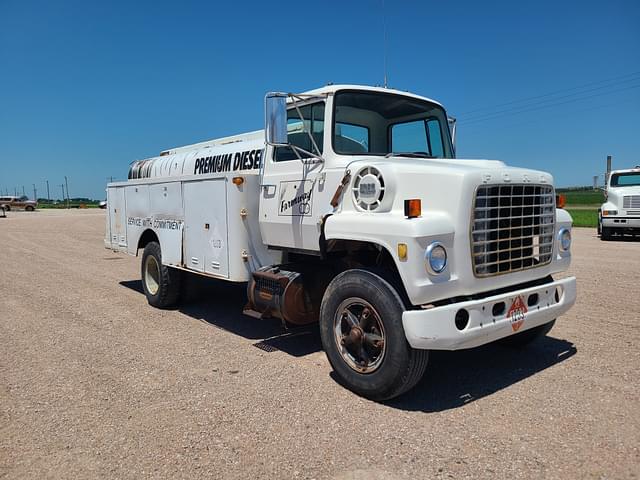 Image of Ford F-800 equipment image 1