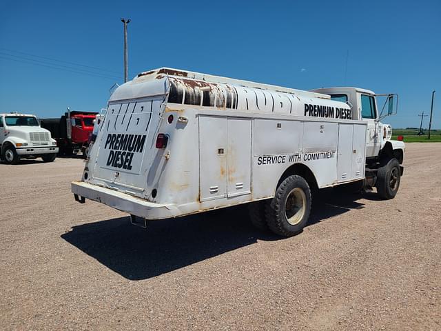 Image of Ford F-800 equipment image 2