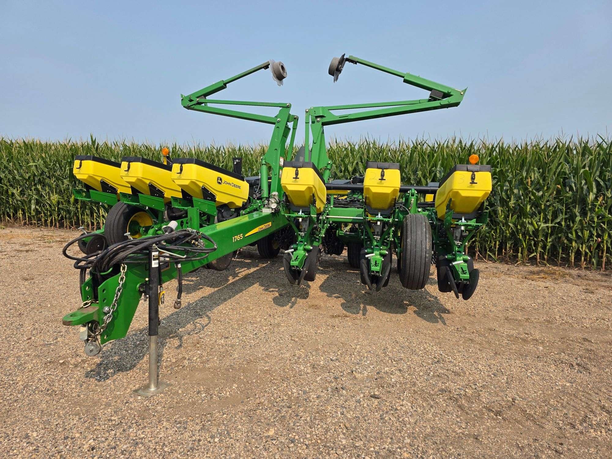 2015 John Deere 1765 Equipment Image0