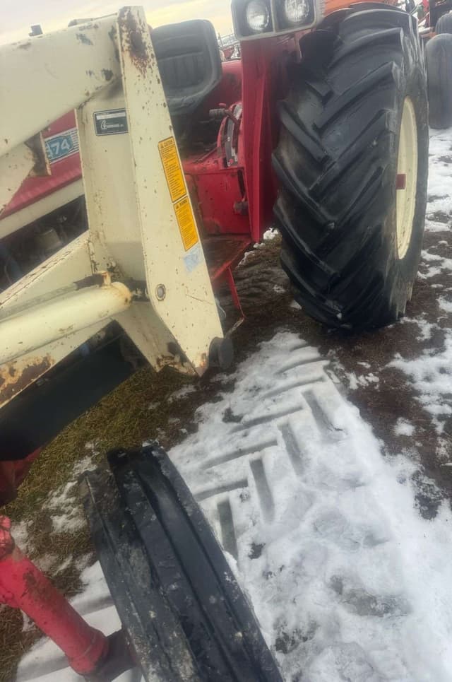 Image of International Harvester 574 equipment image 3