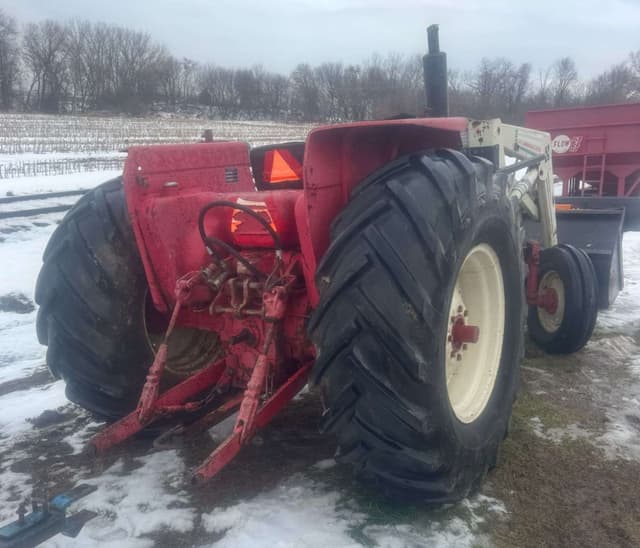 Image of International Harvester 574 equipment image 1