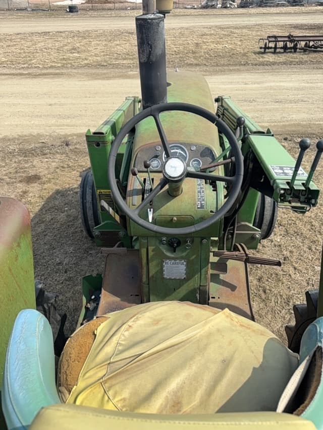 Image of John Deere 3010 equipment image 4