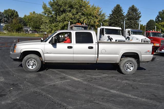 Image of Chevrolet 3500 equipment image 1