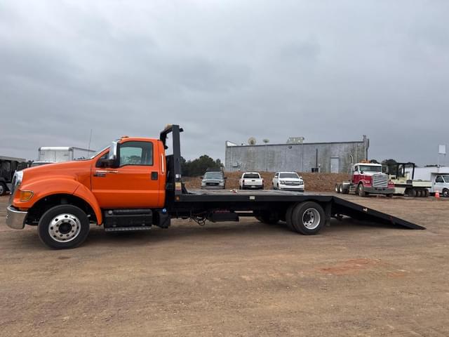 Image of Ford F-650 equipment image 2
