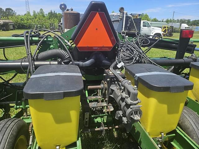 Image of John Deere 1720 equipment image 3