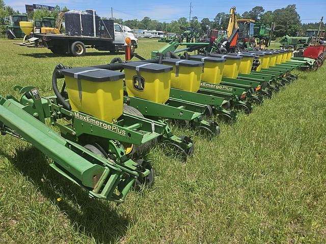 Image of John Deere 1720 equipment image 2