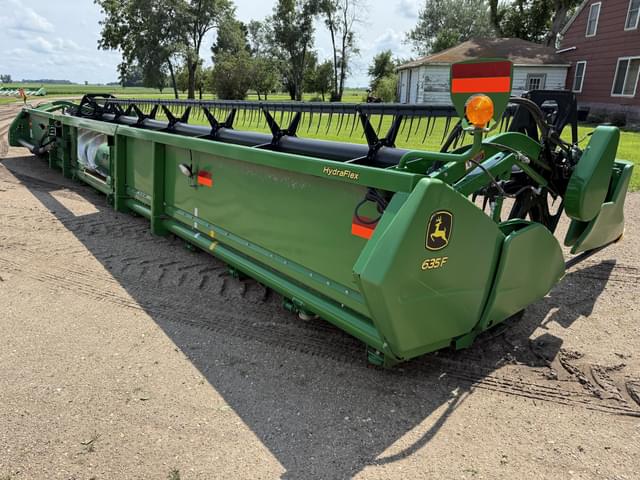 Image of John Deere 635F equipment image 4