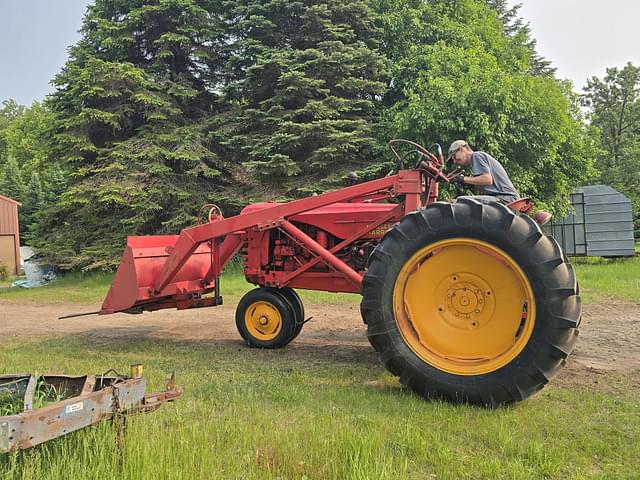 Image of Massey-Harris 44 equipment image 1