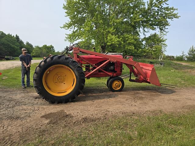 Image of Massey-Harris 44 equipment image 2