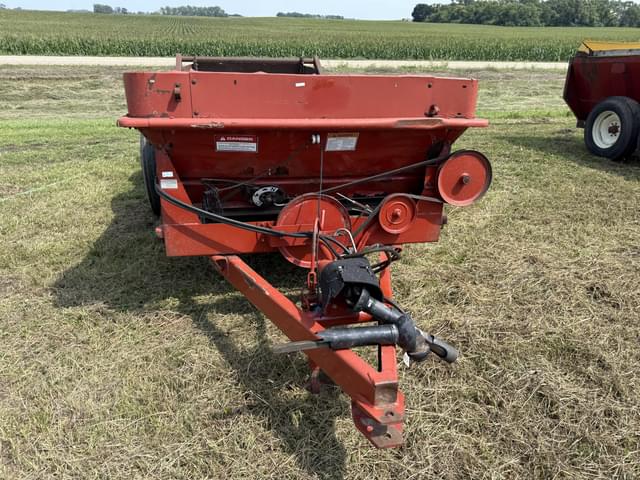 Image of New Holland 185 equipment image 2