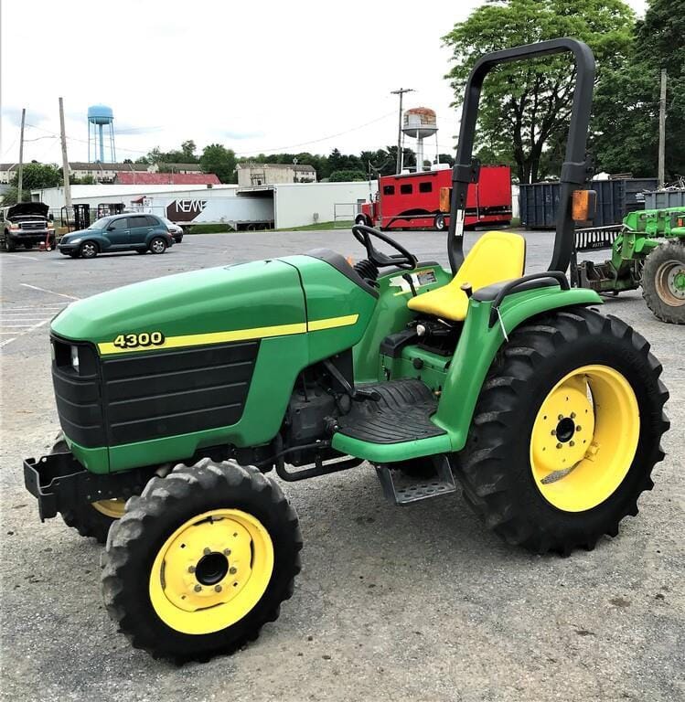 Main image John Deere 4300