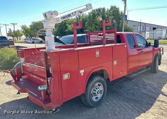 Image of Chevrolet 3500HD equipment image 4