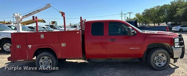 Image of Chevrolet 3500HD equipment image 3