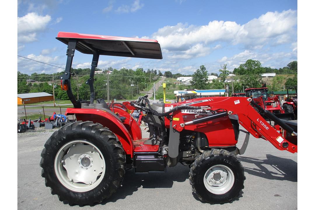 Image of Massey Ferguson 2760E Primary image