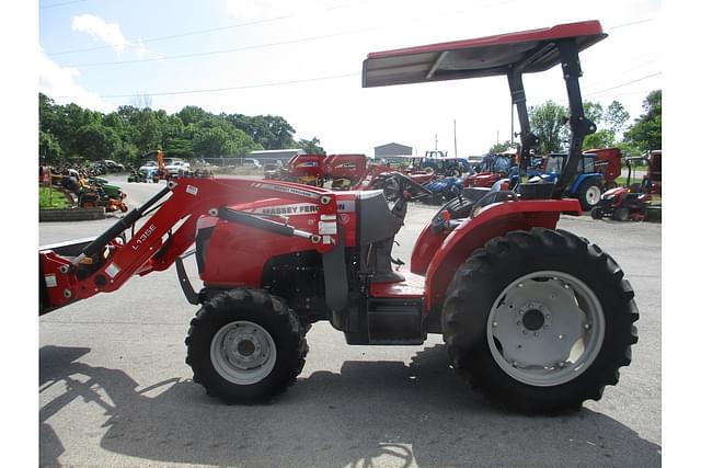 Image of Massey Ferguson 2760E equipment image 1