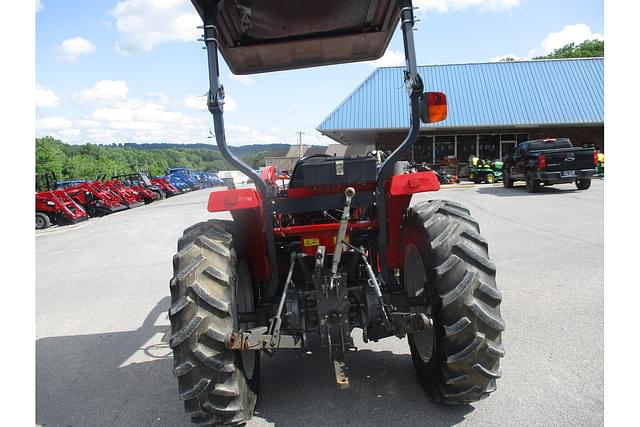 Image of Massey Ferguson 2760E equipment image 3