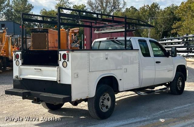 Image of Chevrolet 2500HD equipment image 4