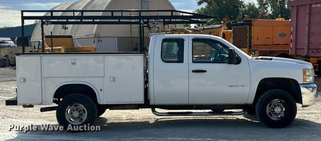 Image of Chevrolet 2500HD equipment image 3