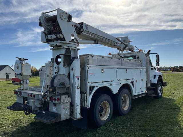 Image of International 7400 equipment image 4