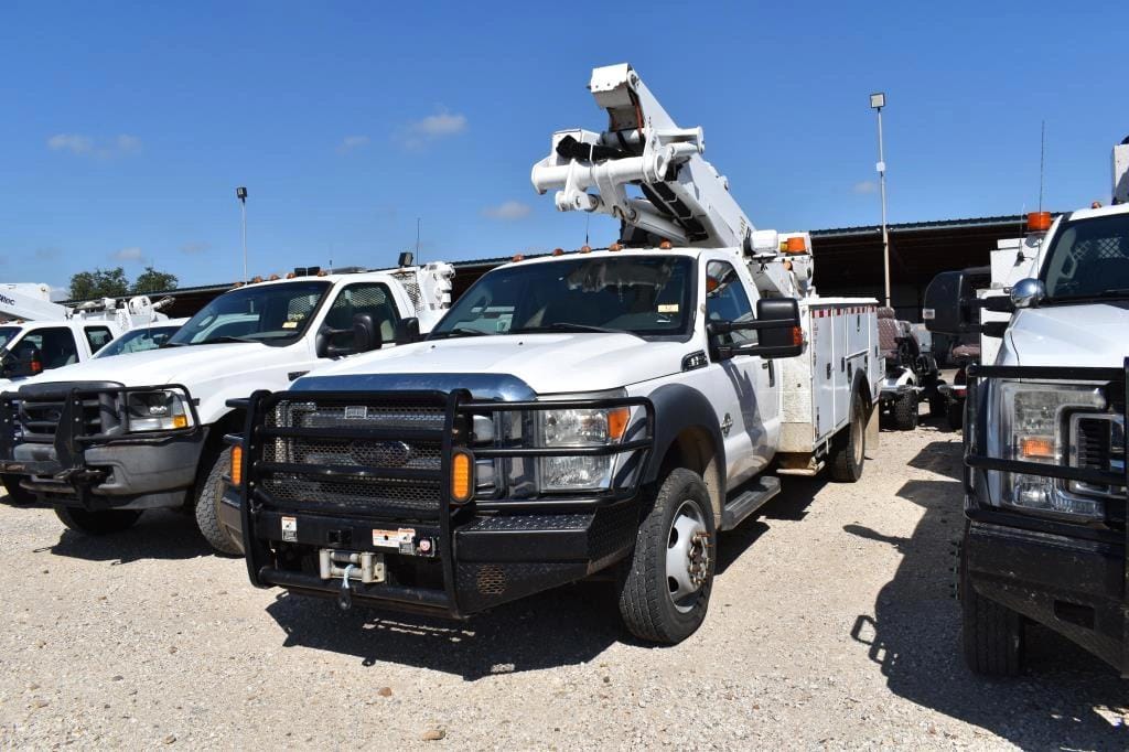 2016 Ford F-550 Equipment Image0