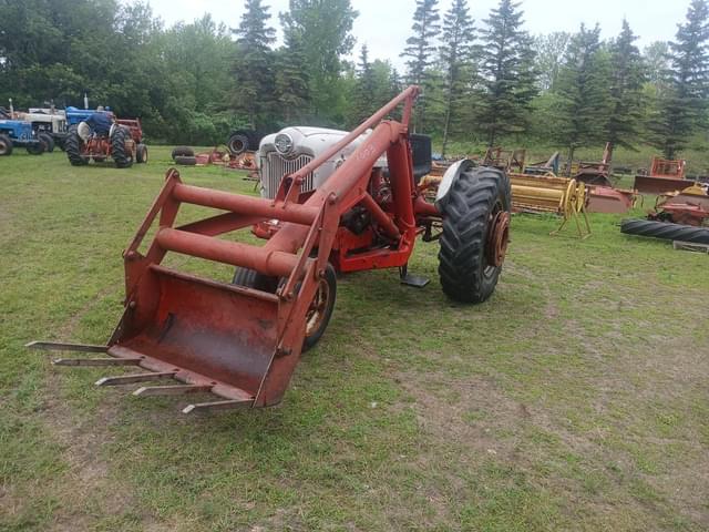Image of Ford 740 equipment image 2