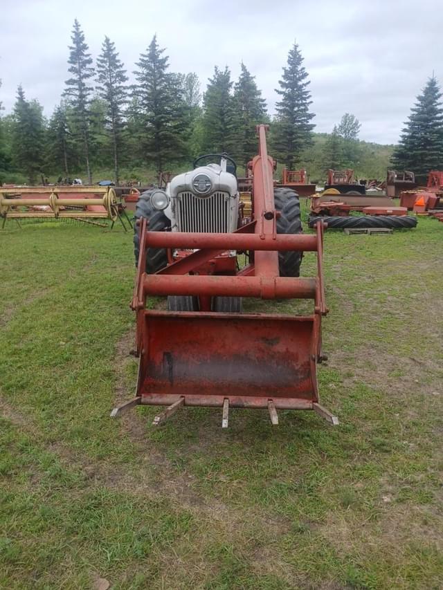Image of Ford 740 equipment image 1