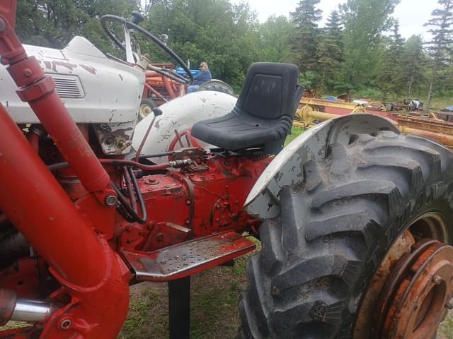 Image of Ford 740 equipment image 4