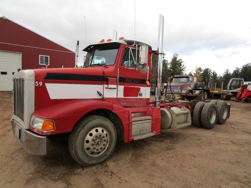 Main image Peterbilt 377