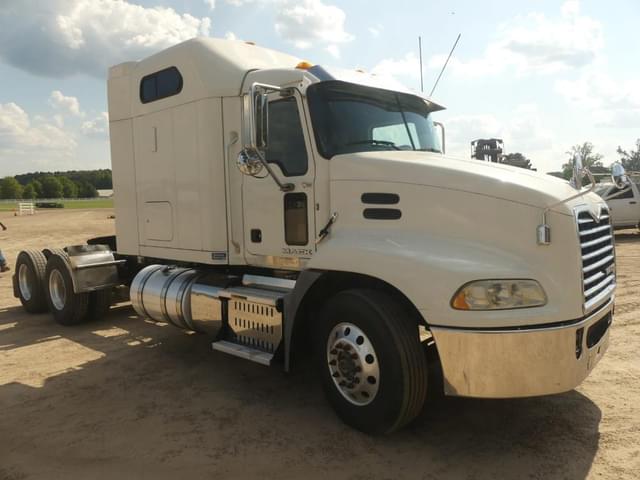 Image of Mack CH613 equipment image 1